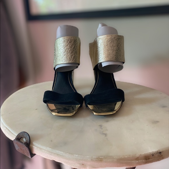 Rachel Zoe Skyla gold and black slide ❤️ - Picture 4 of 6